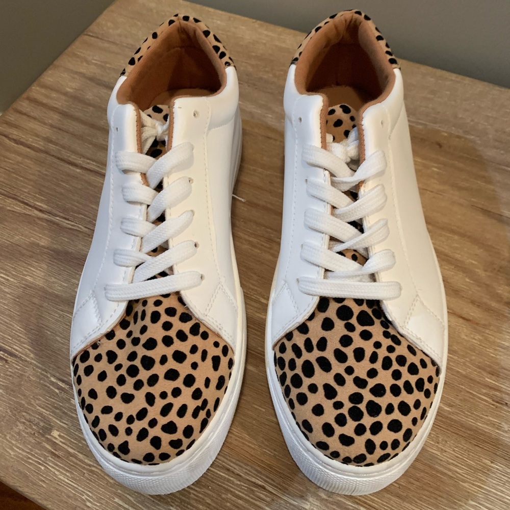 Like new leather tennis shoes!